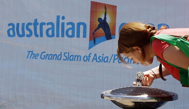 Vedro suovalo i návtvníky tenisového Australian Open.