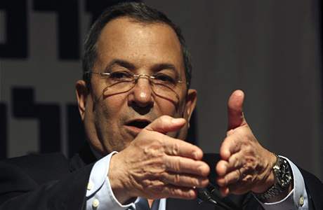 Stranu práce vede do voleb souasný ministr obrany Ehud Barak.