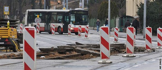 Opravy na silnicích - ilustraní foto.