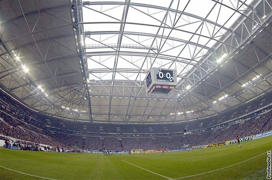 Fotbalová aréna Schalke se v kvtnu zmní na hokejový chrám