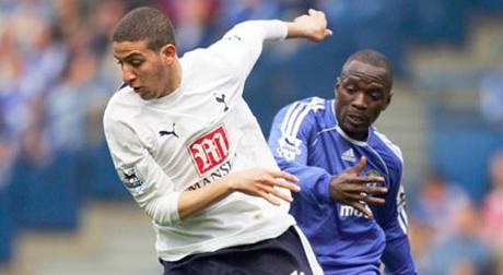 Ádil Taarabt z Tottenhamu je jedním z legioná v marocké reprezentaci, která nastoupí proti esku.