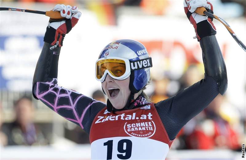 Americká sjezdaka Lindsey Vonnová se raduje z vítzství v superobím slalomu v nmeckém Ga-Pa
