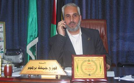 Mluví palestinského radikálního hnutí Hamas, Fauzí Barhúm.