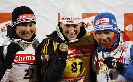 MS v biatlonu 2009 - sprint en: stbrn Hauswaldov, zlat Wilhelmov, bronzov Zajcevov