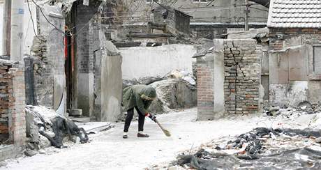 Peking se v tto zim dokal prvnho snhu. Na snmku historick st nsk metropole. (17. nor 2009)