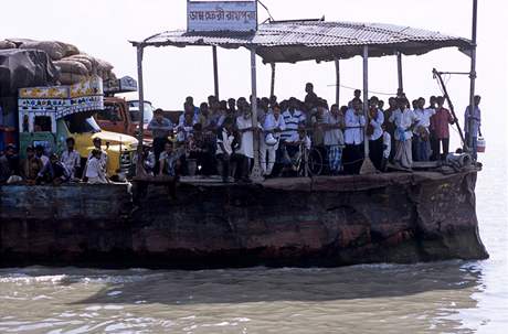 V Bangladéi ron pi nehodách lodí zahyne i zmizí stovky lidí. Ilustraní foto