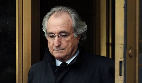 Bernard Madoff, který zpsobil v USA 'letadlovou' aféru.