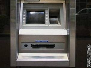 Z perovského obchodního centra pes noc zmizel bankomat - ilustraní foto