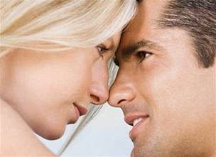 V jednotlivých fázích zamilovanosti zaplavují tla milenc rozdílné hormony.