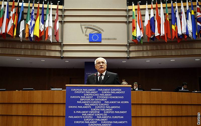 Václav Klaus pi projevu v Evropském parlamentu v Bruselu (19. února 2009)