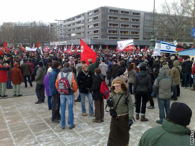 Demonstrace antifaist proti pochodu neonacist v Dráanech