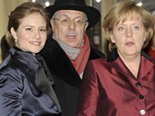 Berlinale 2009 - kanclka Angela Merkelov s Juli Jentschovou, je hrla ve filmu Obsluhoval jsem anglickho krle