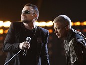 Brit Awards 2009 - Bono a Adam Clayton z U2