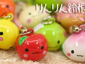Typick japonsk pvky - zde napklad ve tvaru jablka