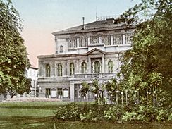 Pohlednice ofna z roku 1912 by pamtkm mohla poslouit jako studie pro rekonstrukci fasdy souasn stavby
