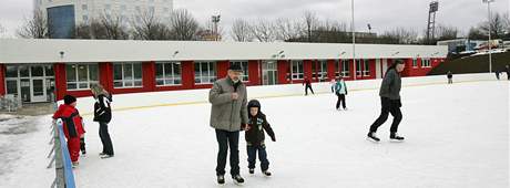 Zboenit hokejového stadionu za Luánkami v Brn nahradilo kluzit