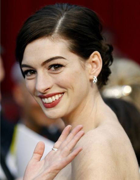 Oscar 2008 - Anne Hathawayová (nominace na nejlepí hereku v hlavní roli za...