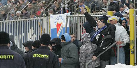 Výtrnosti ostravských fotbalových chuligán pesáhly v Brn vechny meze