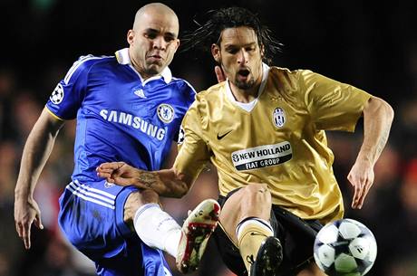 Chelsea - Juventus: Alex (vlevo) a Amauri