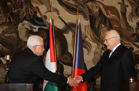 Palestinsk prezident Mahmd Abbs navtvil eskou republiku
