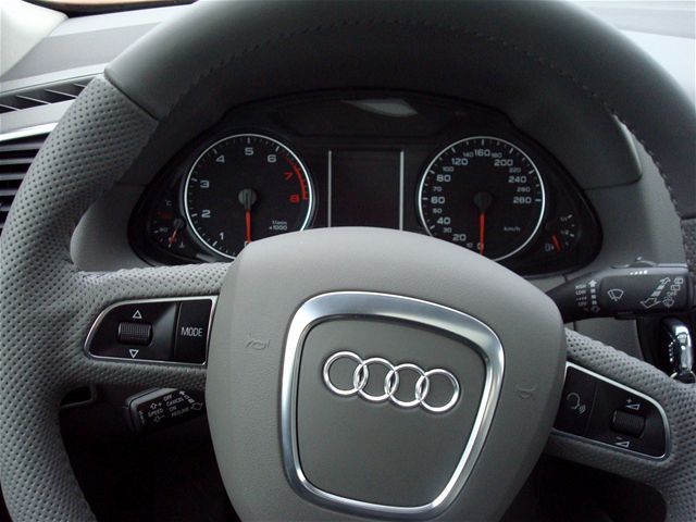 Audi Q5 - interiér