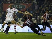 Bilbao - Sevilla: hostujc Kanoute (v blm) v anci