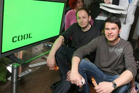 Tým televize Cool. Vlevo programový editel Gordon Lovitt, vedle nj generální editel Primy Marek Singer.