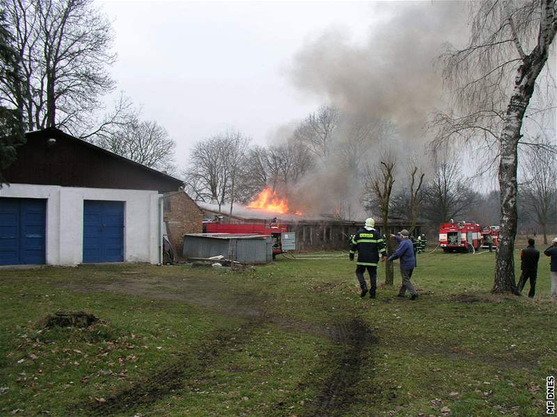 Starý devný pízemní pavilon v areálu tenisového klubu v Beclavi vyhoel