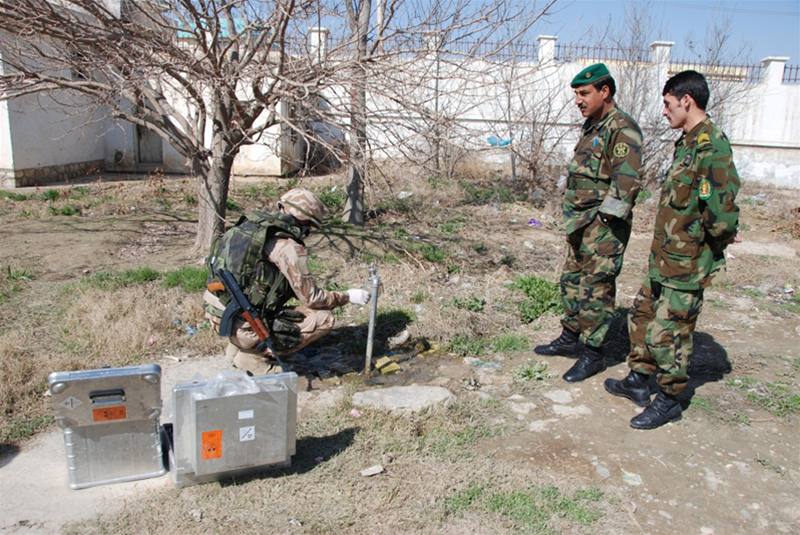 etí chemici provují afghánské nemocnice