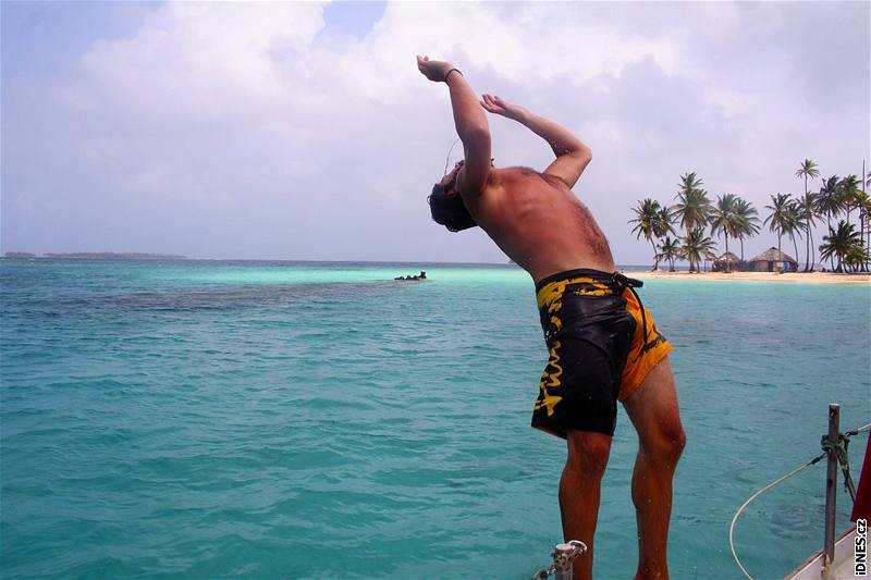 Przraná karibská písitá plá. Vítejte v ráji. San Blas, Panama