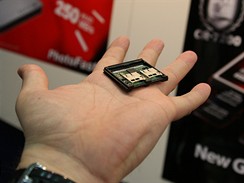 CF adaptr CR-7200 na tyi microSD karty