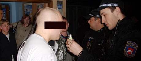Policist kontrolovali v Boskovicch nezletil v barech, klubech a na diskotkch