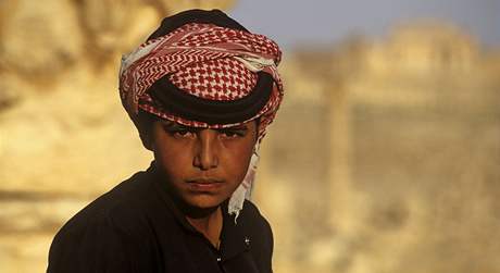 Syrský chlapec nedaleko Palmíry