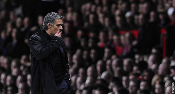 José Mourinho na jae vedl Inter proti Manchesteru United.  Te nastoupí proti Chelsea