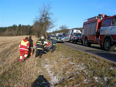 Oetovn idiky pi nehod o obce drek u Nchoda (18.3.2009)