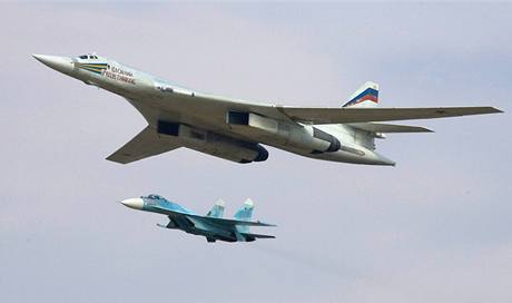 Armáda pumu vypustila ze strategického bombardéru Tu-160.