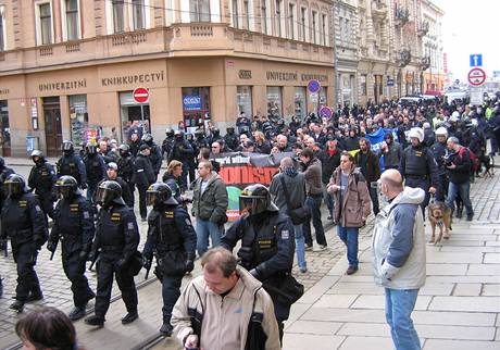 Pochod neonacist centrem Plzn