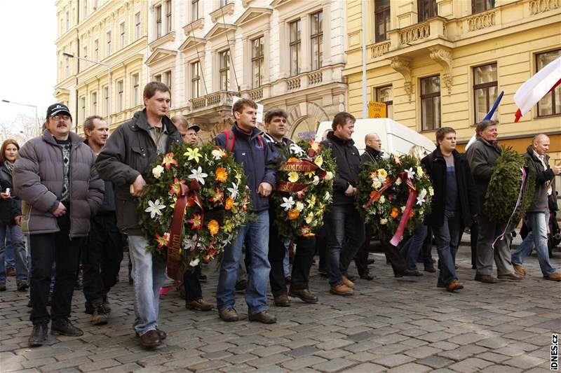 Protest zemdlc na Václavském námstí v Praze (12. bezna 2009)