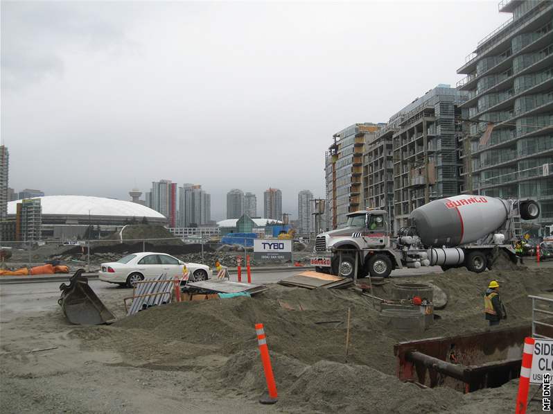 Olympijská vesnice ve Vancouveru v beznu 2009.