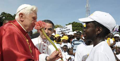 Pape Benedikt XVI. v Angole (21. bezna 2009)