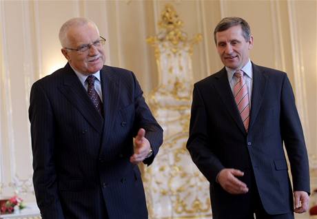 Pedseda KDU-SL Jií unek pi setkání s prezidentem Václavem Klausem, 27. bezna 2009