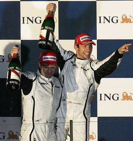 Jenson Button (vpravo) a Rubens Barrichello 