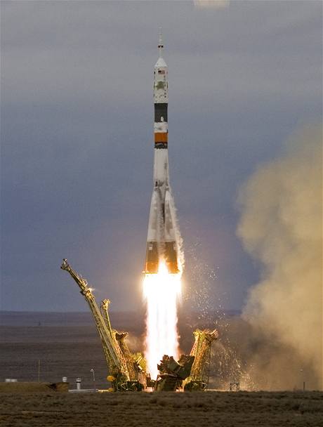 Ruská kosmická lo Sojuz startuje na stanici Bajkonur (26. bezen 2009)