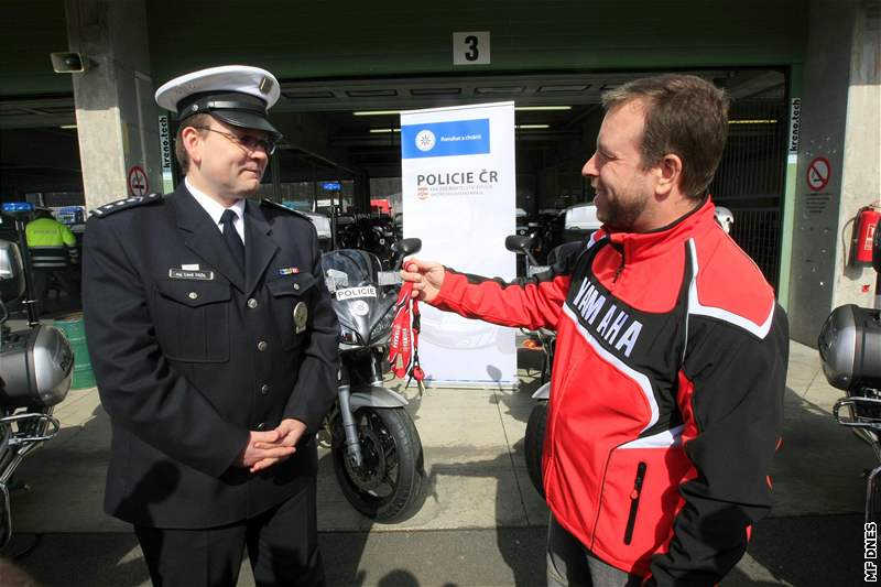  Policie si na Masarykov okruhu v Brn pevzala 70 nových sluebních motorek