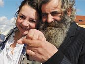 Novomanželé František a Eva Kittelovi na svatební cestě ve Znojmě. Oběma bezdomovcům se o svatbu a svatební cestu postarali sponzoři z Prahy a Znojma. Novomanželé František a Eva Kittelovi na svatební cestě ve Znojmě. Oběma bezdomovcům se o svatbu a svatební cestu postarali sponzoři z Prahy a Znojma.