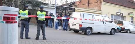 Policisté vyetují vradu a znásilnní na Jeneweinov ulici v Brn-Komárov