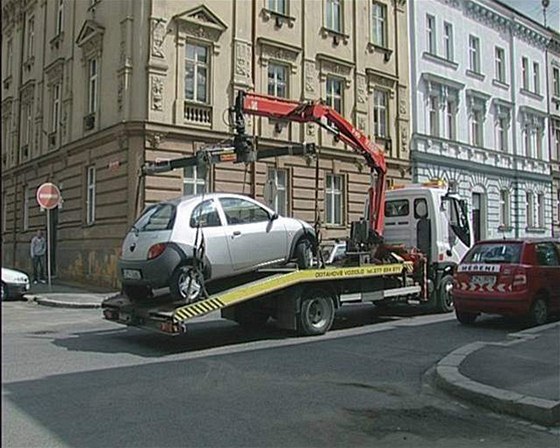 Po Praze krouí 34 odtahových voz, jejich poet se prý zvyovat nebude
