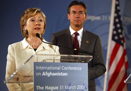 Hillary Clintonová na konferenci o budoucnosti Afghánistánu v Haagu