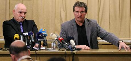 Pavel Mokr a Ji Kubek na tiskov konferenci 