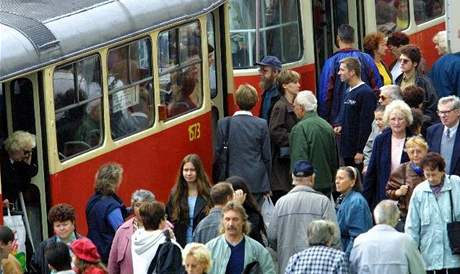 Více ne hodinové zpodní nabraly ji tramvaje a autobusy v Brn. Doprava...